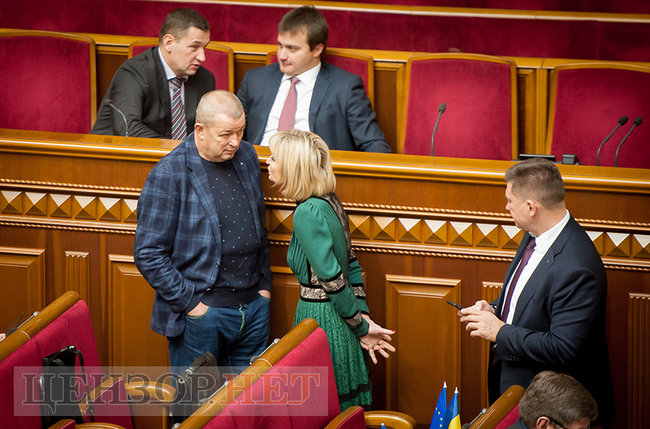 Емоційний виступ Луценка, Березкін, що розводить руками і Бобов-реготун, - день роботи Ради 20 листопада 03
