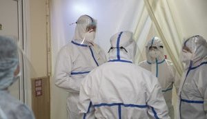 Україна третя в Європі за добовою смертністю від COVID-19. ІНФОГРАФІКА