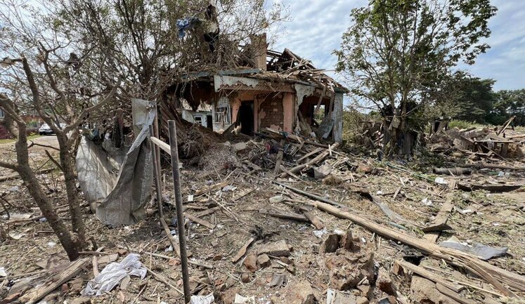 Ворог ударив КАБами по Сумщині: 2 особи загинули, зруйновано будинки. ФОТО