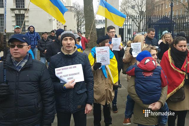"Stop Russian aggression": protesters in London demanded stiffening sanctions against Russia 06