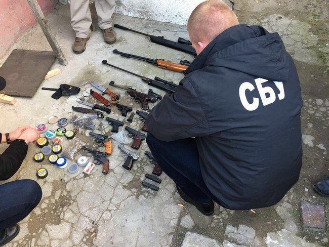 СБУ блокувала збут зброї і боєприпасів на Одещині 03