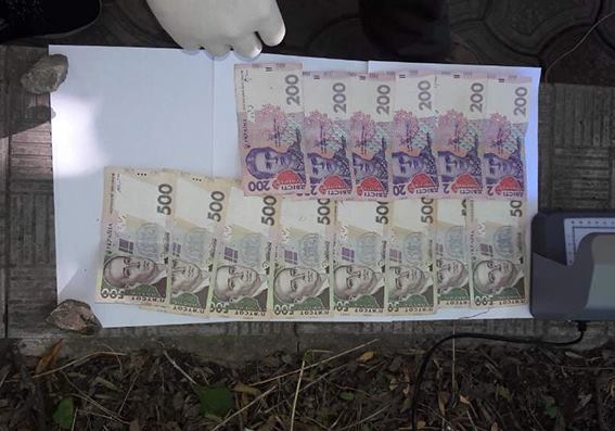 На хабарі 5200 грн затримано декана університету в Камянці-Подільському, - Нацполіція 01