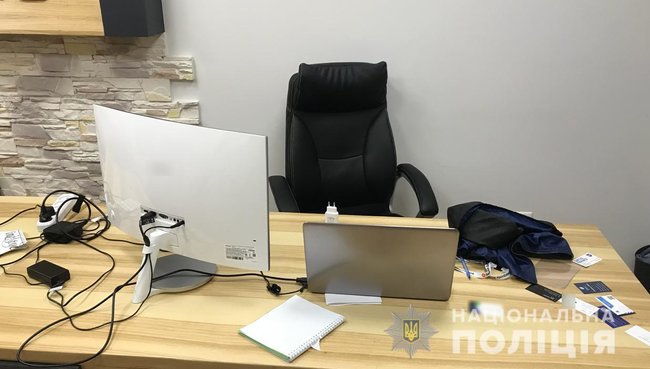Киберполиция ликвидировала фиктивную онлайн-биржу, имитировавшую с целью мошенничества торги валютой 02