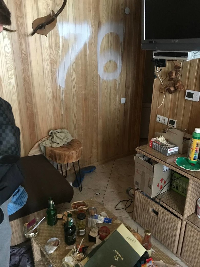 Над нами кружляли лелеки, а я зіщулилася, бо, здавалося, - це знову російські літаки прилетіли, - жителька Бородянки 02