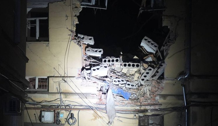 РФ направила на Одессу более 50 дронов, главные мишени - энергетика и гражданские объекты, - Зеленский. ФОТОрепортаж