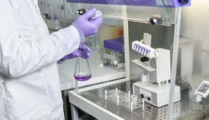 Вчені Інституту молекулярної біології, які розробили тести на коронавірус, пішли у відпустку за свій рахунок, - співробітниця Оксана Півень