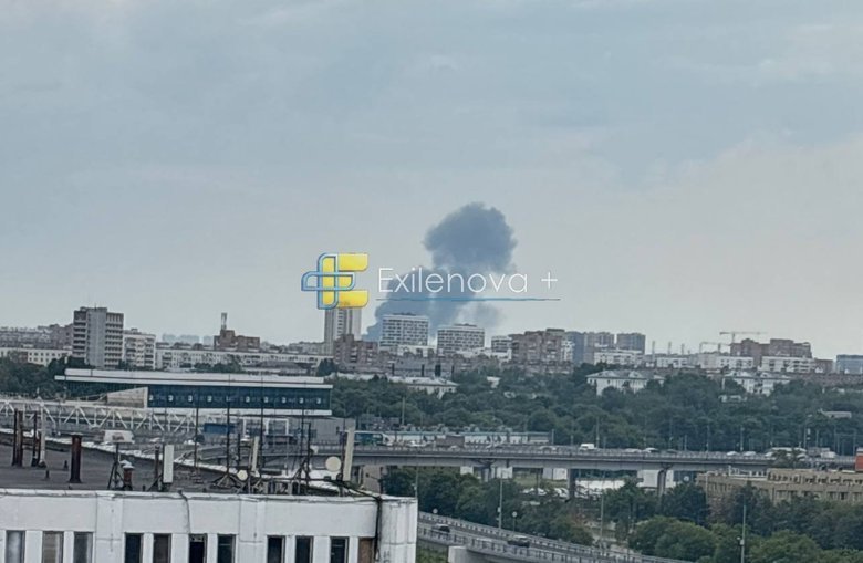 У Москві ракетна небезпека: щось горить біля НПЗ