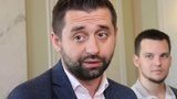 "Слуга народа" Арахамия о соавторах Конституции Хмаре и Шишкине: "Два деда-мопеда". ПЕРЕПИСКА