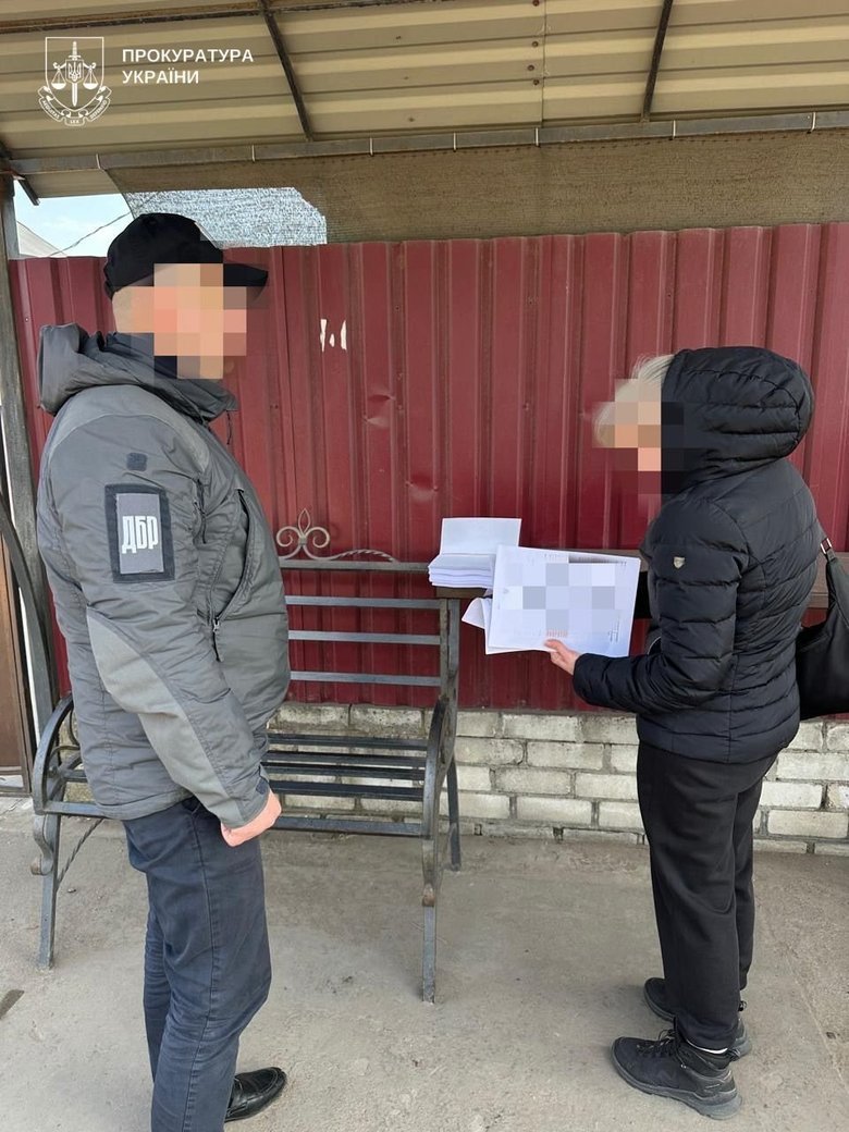 Незаконна вирубка на 8 млн грн: на Херсонщині викрили посадовців лісової галузі 🌲