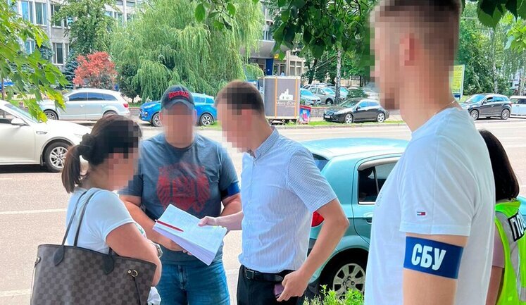 В течение 4 лет присваивали недвижимость умерших граждан: в Киеве разоблачили организованную преступную группу, - СБУ. ФОТО
