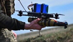 Школи дронів, тири і такмед: Кабмін виділив 1,65 мільярда на обладнання для навчального курсу "Захист України"