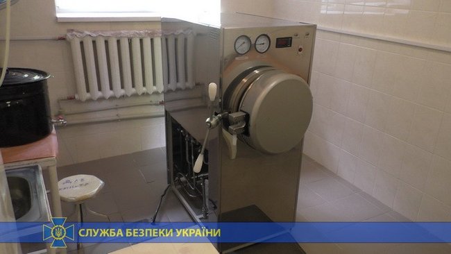 СБУ блокувала реалізацію небезпечного контрафактного медобладнання, яке могло призвести до масового зараження на Полтавщині 01
