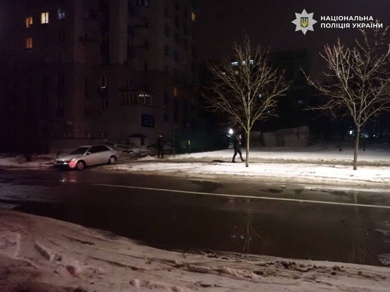 Военный уволился из армии и напал с ножом на людей в Киеве