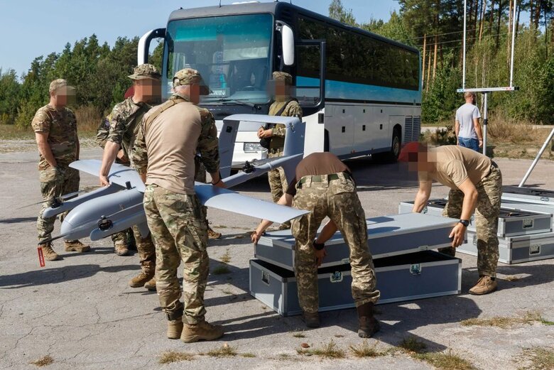 78-й штурмовий полк ДШВ отримав комплекс БПЛА Poseidon та вантажівки DAF 03