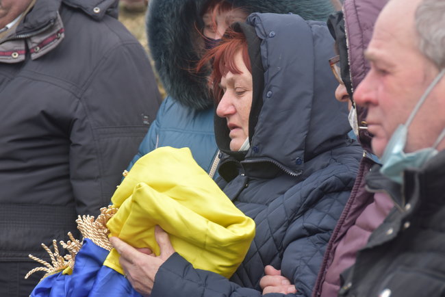 С погибшим в зоне ООС воином 58-й ОМПБр Владимиром Шпаком простились в Чернигове 22