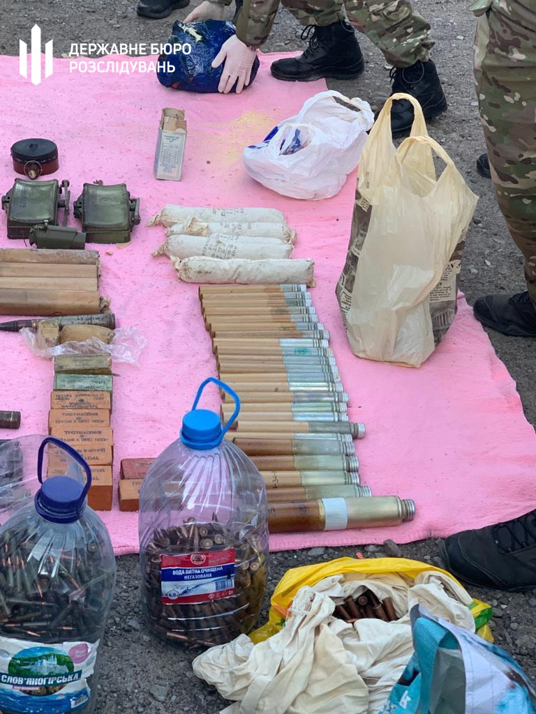 Полицейский организовал банду, которая занималась сбытом оружия, боеприпасов и взрывчатки криминалитету 08 Полицейский организовал банду, которая занималась сбытом оружия, боеприпасов и взрывчатки криминалитету 08