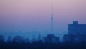 Киевляне заметили НЛО над телецентром. Мэр в тот день на ТВ не появлялся. ФОТОрепортаж
