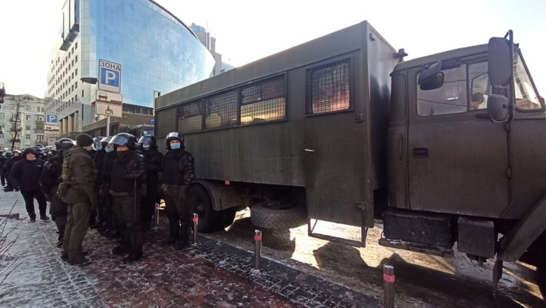 Печерський суд обирає запобіжний захід Порошенку 35