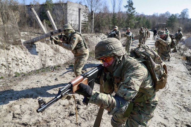 Я певен, що у нас скрізь повно диверсійних груп противника, які просто чекають на свій час, а з ТрО Україна буде готова зустріти ворога будь-де, - інтерв’ю з бійцями підрозділів Сил ТрО ЗСУ 12 Я певен, що у нас скрізь повно диверсійних груп противника, які просто чекають на свій час, а з ТрО Україна буде готова зустріти ворога будь-де, - інтерв’ю з бійцями підрозділів Сил ТрО ЗСУ 12