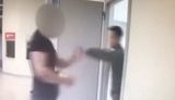"Пошел нах##! Че стоите?": Пьяный россиянин, которого не пропустили в Украину, устроил в аэропорту дебош. ВИДЕО