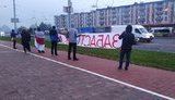 У Білорусі почався загальний страйк: до протестів приєднуються великі заводи і студенти, люди перекривають дороги і стають у ланцюг. ВІДЕО+ФОТО