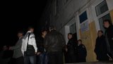 "Спортсмены" и милиция охраняли донецкую школу, где велась фальсификация. ФОТОрепортаж