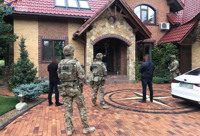 СБУ заблокировала финансовую пирамиду B2B Jewelry: Организаторы присвоили более $250 млн вкладчиков 06