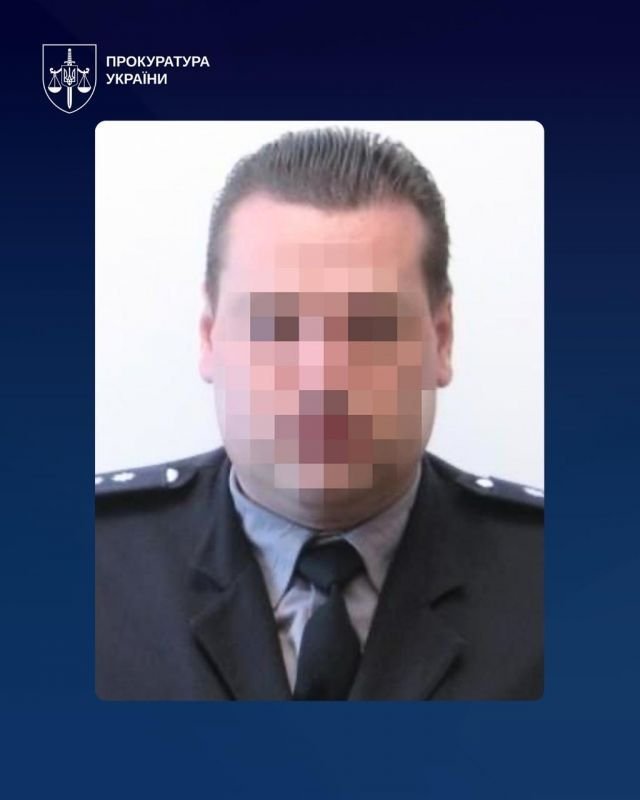 Полковники поліції створили озброєну банду та вибивали гроші