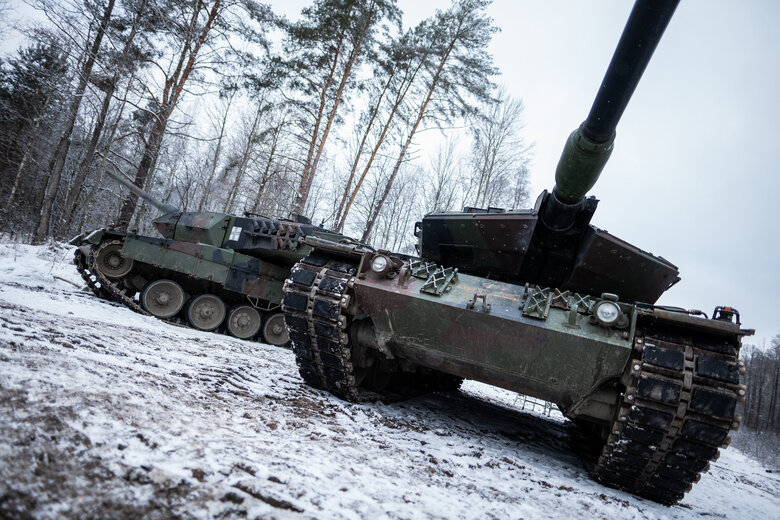 Литва відремонтувала для України пошкоджені на фронті танки Leopard 2 01