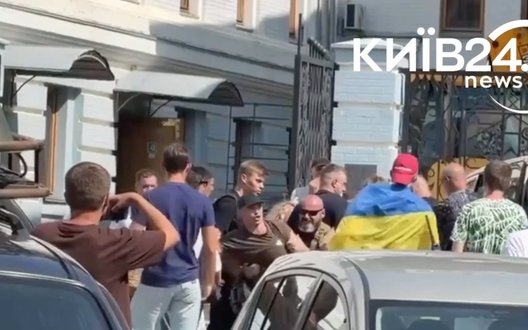 Сирський наказав відкликати з відпусток і карати військових, які підтримали Федорова – Стерненко. ВІДЕО