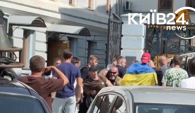 Сырский приказал отозвать из отпусков и наказать военных, вышедших на акцию в поддержку Федорова, — Стерненко. ВИДЕО