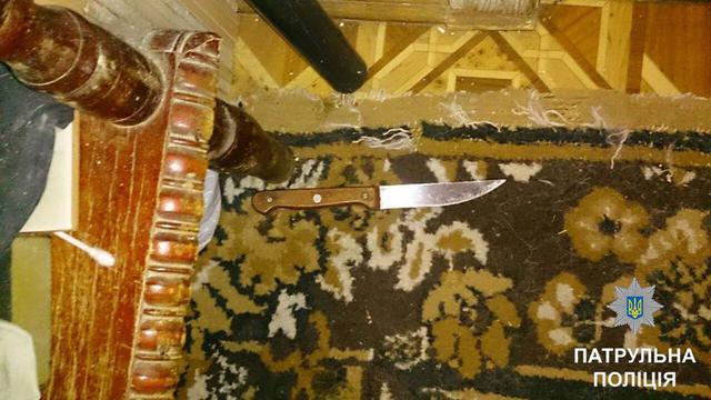 нападение хмельницкий нож патрульные