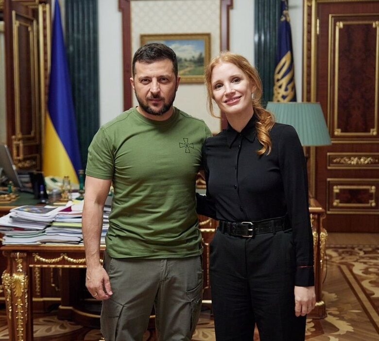 Зеленский наградил голливудских актеров Пенна, Стиллера и Честейн 03