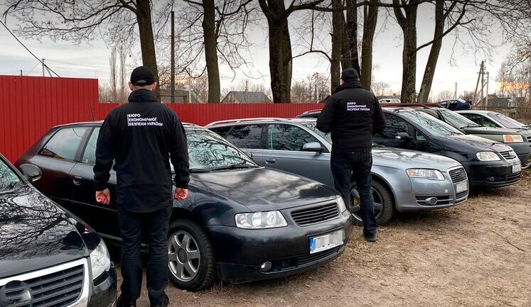 БЕБ знайшло ще одну схему незаконного ввезення автівок під виглядом допомоги для ЗСУ. ФОТО