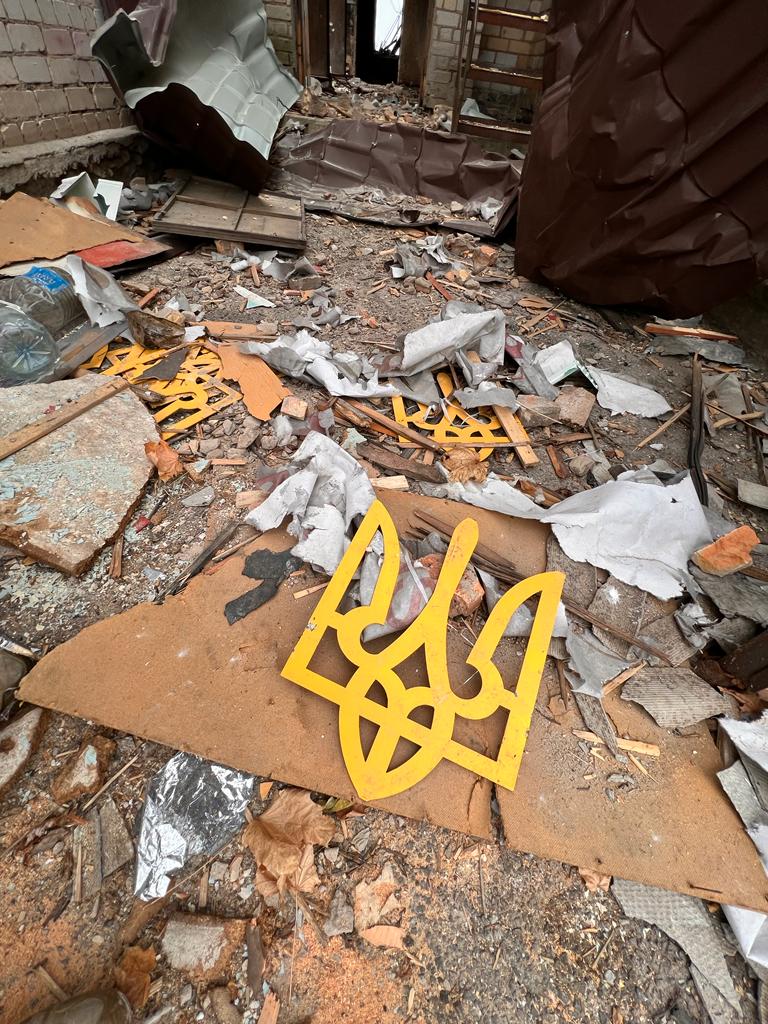 Склад з награбованою українською символікою виявили на визволеній Херсонщині 01 Склад з награбованою українською символікою виявили на визволеній Херсонщині 01
