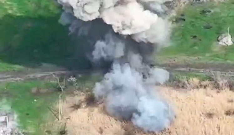 Бійці 93 ОМБр знищили міст та укриття окупантів за допомогою наземного дрона. ВIДЕО