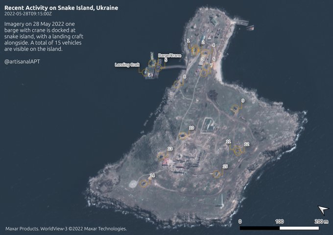 Техніка окупантів на острові Зміїний 03