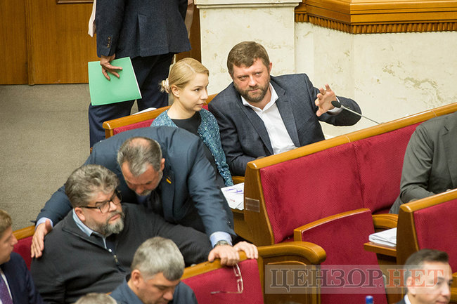 Стефанчук и Регламент, рассказ от Шуфрича и предложение к Шинкаренко вечером решить вопрос зп, - рабочий день ВР 2 октября 04