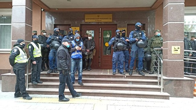 Шевченковский суд продолжил рассмотрение по сути дела Шеремета без допуска корреспондентов 07