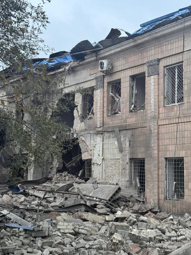 У Кураховому зруйновано офіс Українського Червоного Хреста