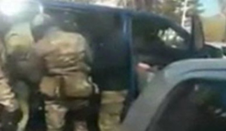 Civil activist Belial Adilov kidnapped by masked people in Crimea. VIDEO