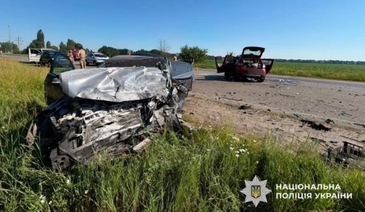 На Киевщине столкнулись автомобили: пять человек погибли