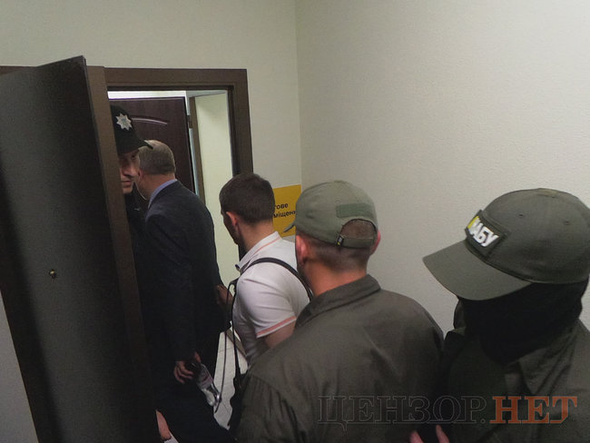 Court arrests ex-National Guard commander Yurii Allerov 05