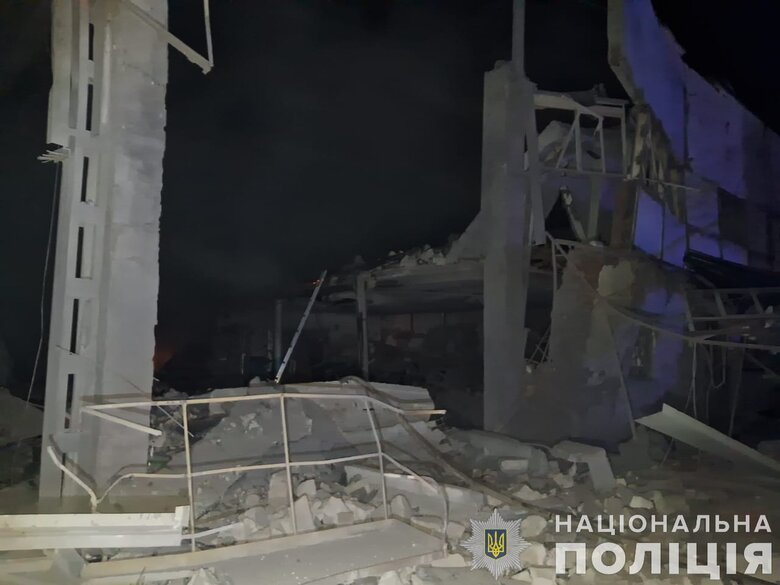 Наслідки ворожого удару дронами по Миколаєву 02
