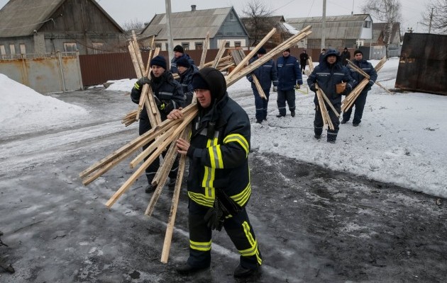 Avdiivka recovers from shelling aftermath: mine clearance, repair underway 07