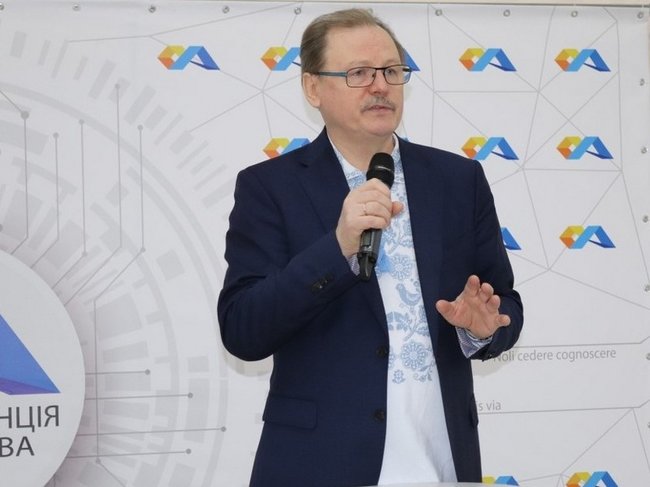 Освітній омбудсмен Сергій Горбачов: Спроби скасувати ЗНО як одну з успішних реформ – були завжди. Але зараз, в умовах карантину і постійної невизначеності, у декого виникла ідея спробувати хитнути ситуацію 04