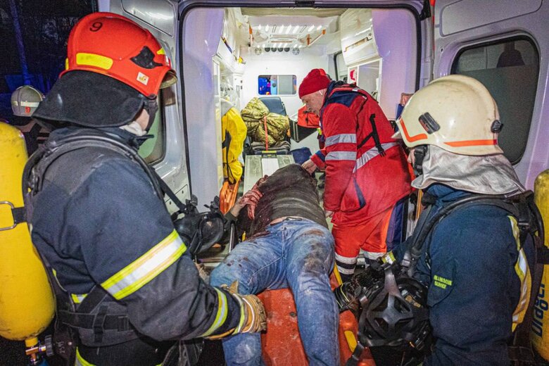 Number of victims in Kharkiv increased to 12, hotel was damaged. Enemy dropped aerial bombs on village in Kharkiv region, woman was killed 03