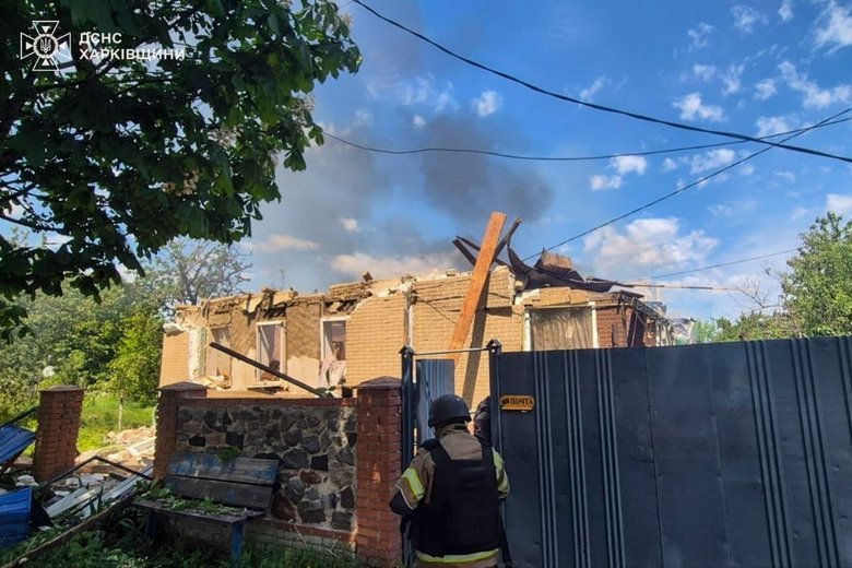 Жінка загинула під завалами після удару дронів РФ по Куп’янському району