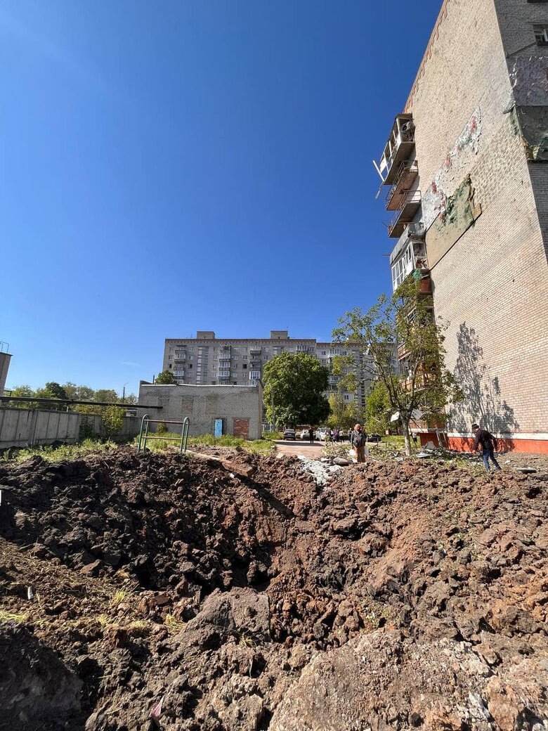 Наслідки ворожих ударів по спальних районах Краматорська: пошкоджено 11 багатоповерхівок, дитсадок та котельня 02