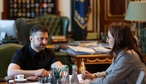 Согласно Конституции, кандидатуру премьера предлагает парламентское большинство, а не президент, - нардеп "ЕС" Арьев